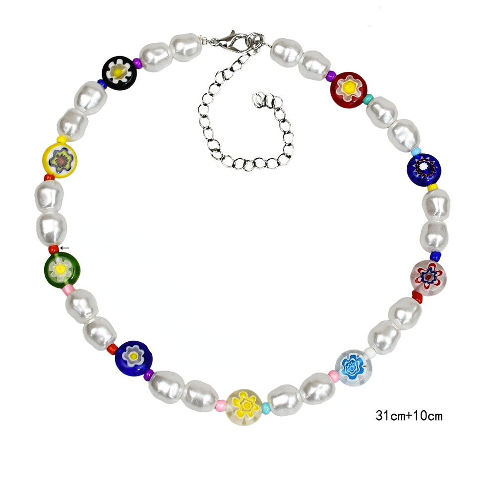 Venta al por mayor collar de clavícula de perlas de vidrio de pétalos de margaritas pequeños coloridos